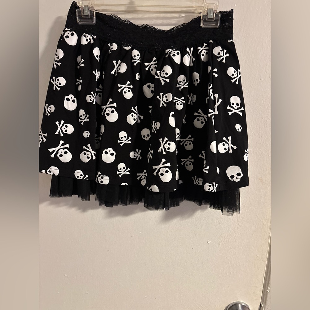 Black Skull Print Gothic Mini Skirt Lace Trim – Trickz N’ Treatz – Size M